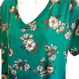 LuLaRoe V-Neck Tee - Size XL